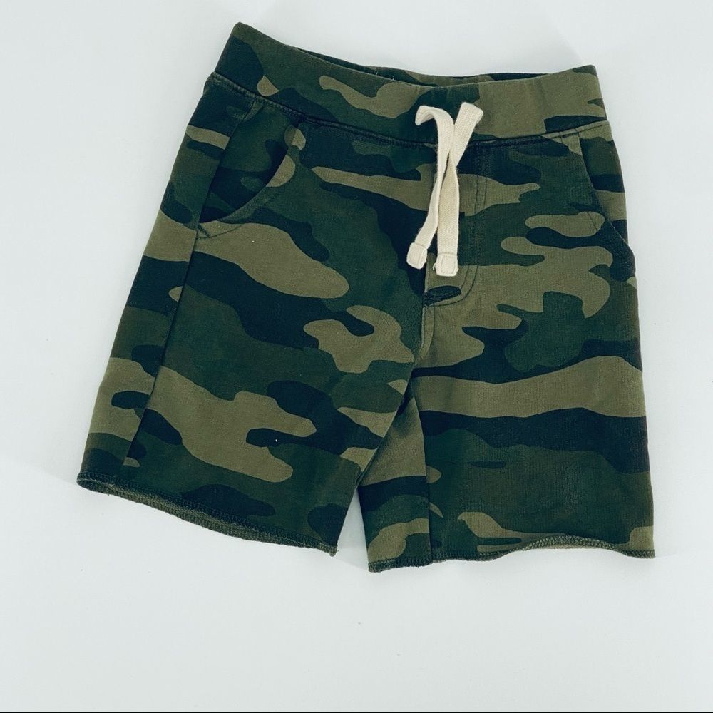 🐱Baby GAP Green Camo Shorts sz 4 years {z}